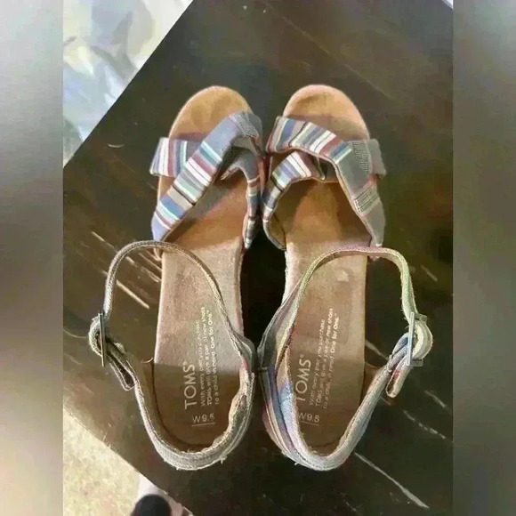 Toms Espadrille Wedge Heel Sandal. Multicolor Strap. Womens Size 9.5 - Picture 2 of 9